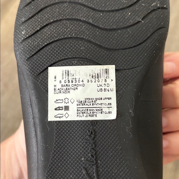 Clarks Sara Orchid Black Leather Ballet Flats - Picture 9 of 9